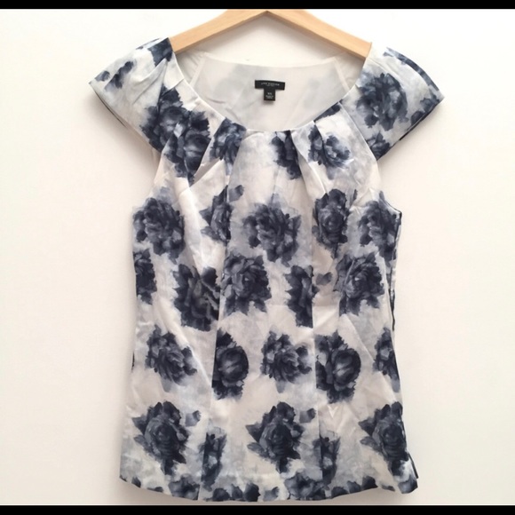 Adorable cap sleeve blouse - Picture 1 of 8